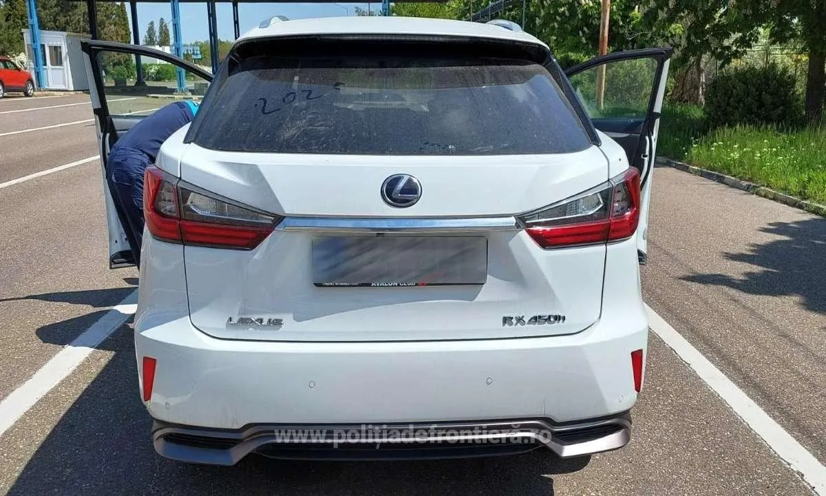Молдаванина задержали на границе с угнанным из Италии автомобилем Lexus