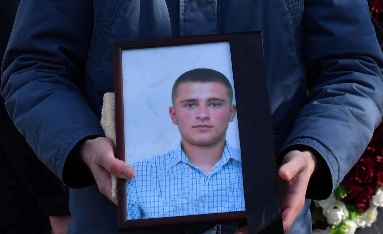 Драма парня, убитого в Костештах: Он ничего не мог позволить себе купить
