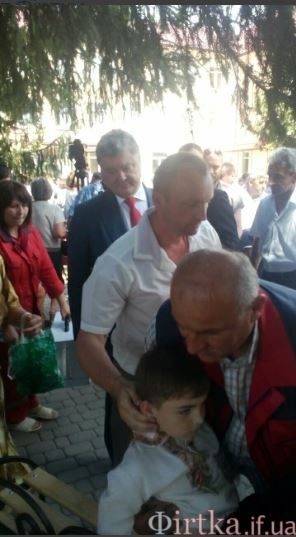 На Украине школьникам стало плохо после речи Порошенко