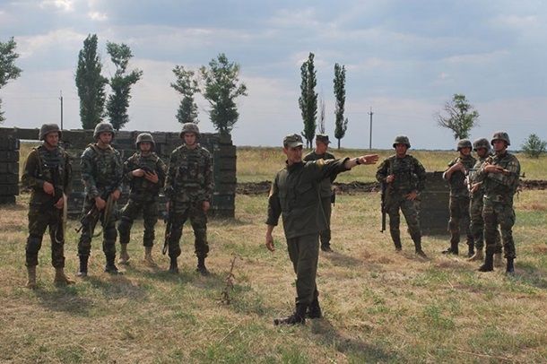 Нацгвардейцы Украины тренируют военных из Молдовы