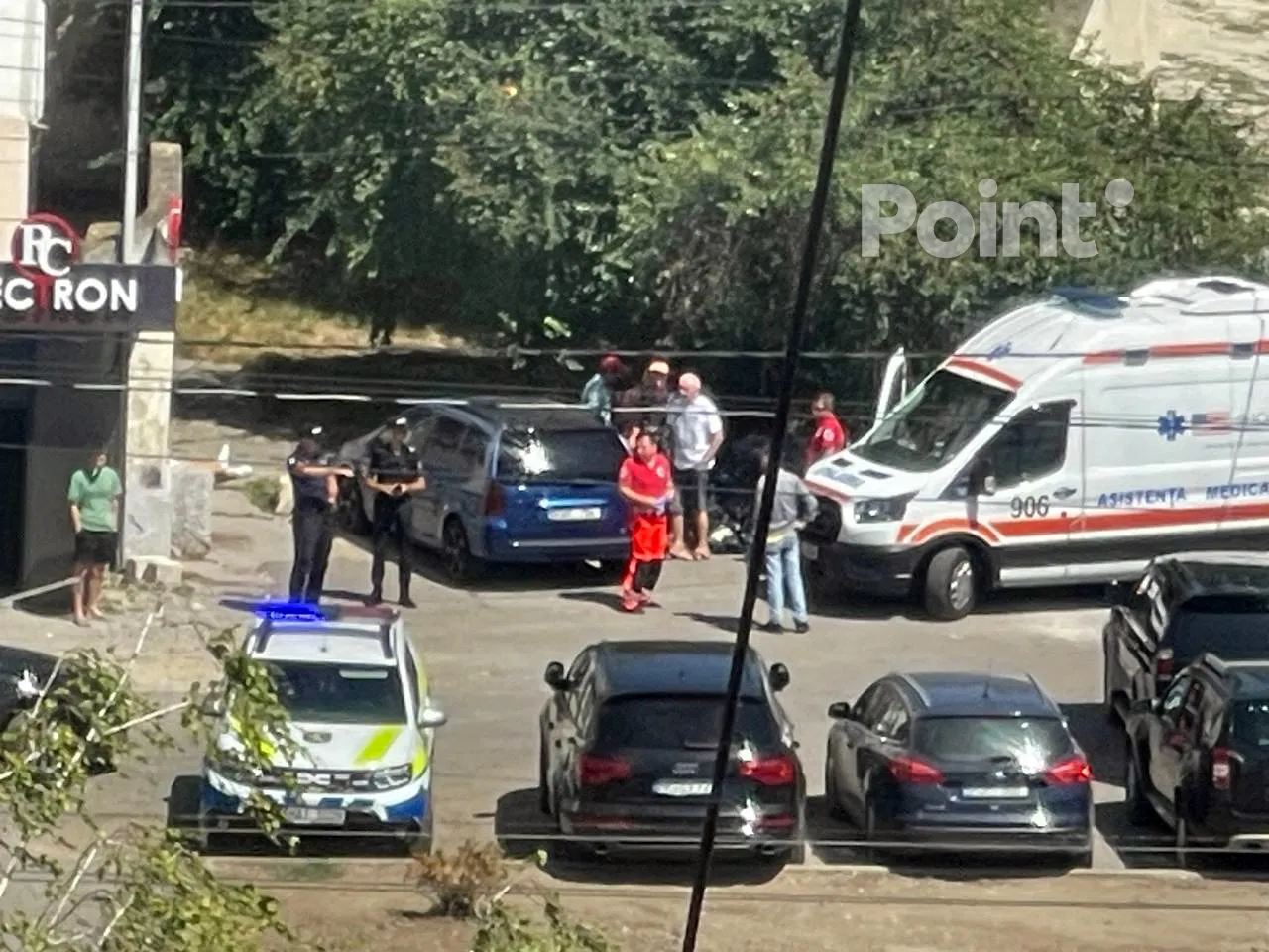 В Кишиневе женщина выпала из окна 3 этажа и погибла