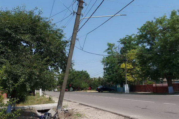 Часть Кирсово на весь день осталась без электричества из-за ДТП