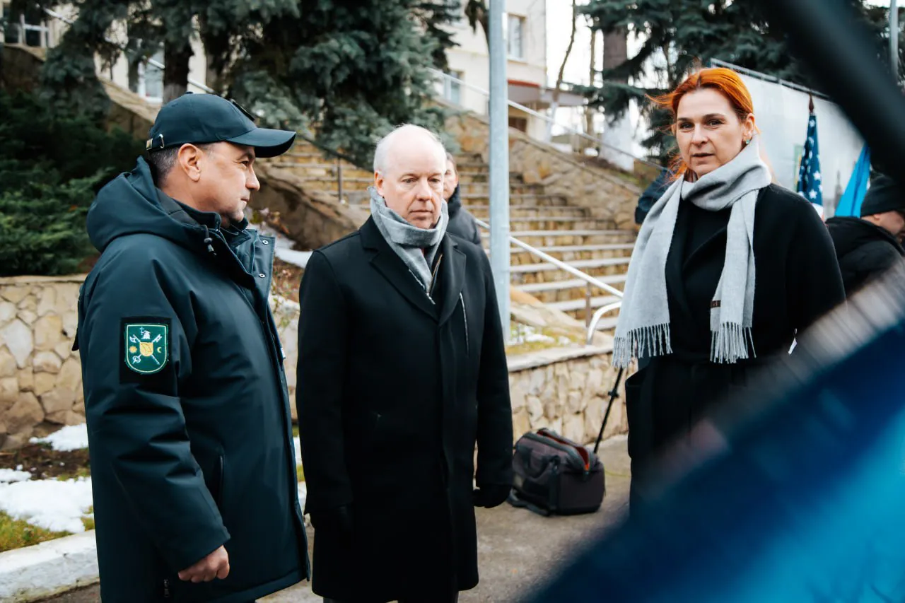 Пограничная полиция Молдовы получила в дар автомобили и компьютерную технику