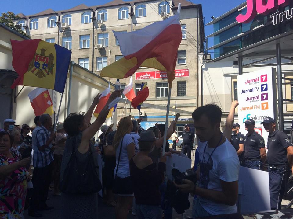 Ultimatum pentru JurnalTV de la orheieni: Protestatarii amenință că vor întinde corturi