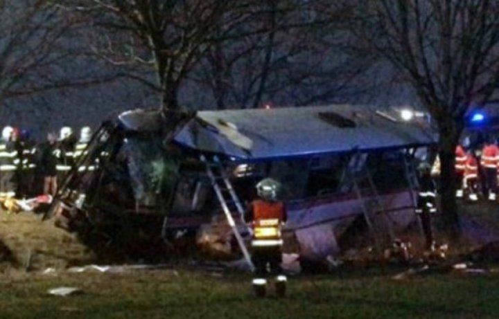 Cehia: Accident grav lângă Praga. Sunt morți și răniți