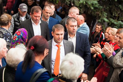 Mii de oameni au venit la Curtea de Apel Chișinău să-l susțină, din nou, pe Ilan Șor și cer libertate pentru primarul de Orhei
