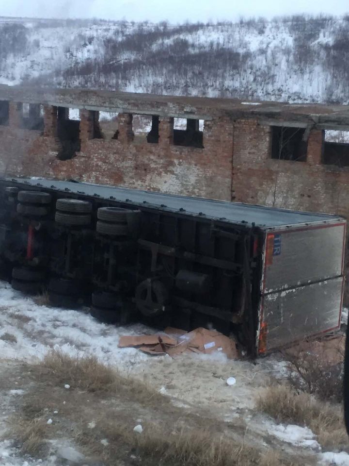 В Кагульском районе перевернулся грузовик