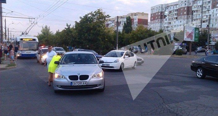На Чеканах парализовано движение из-за ДТП