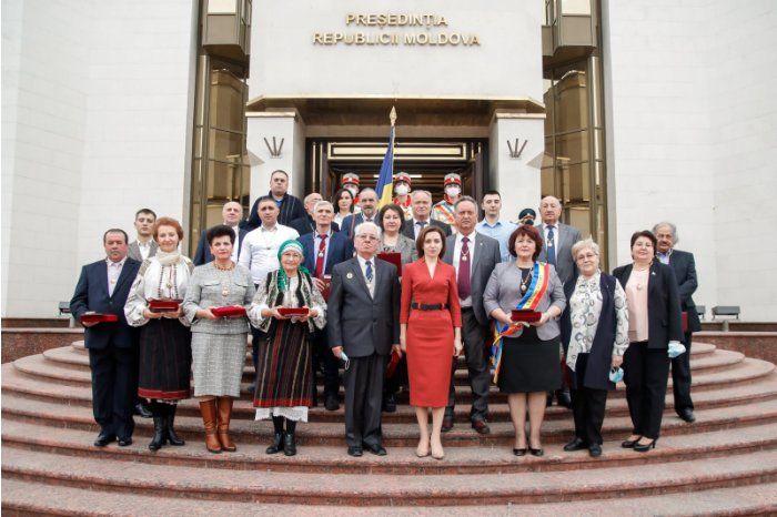 Президент Майя Санду вручила государственные награды выдающимся гражданам