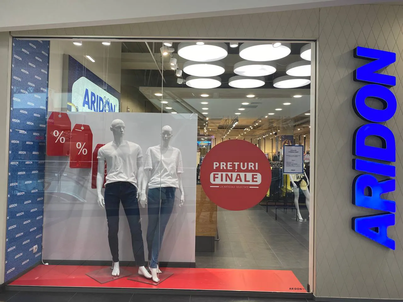 В Shopping MallDova продолжаются летние мегаскидки