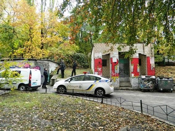 Возле детской площадки в Киеве нашли гранату