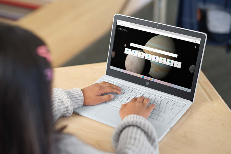 Microsoft представила бюджетный ноутбук для учебы с Windows 11 SE