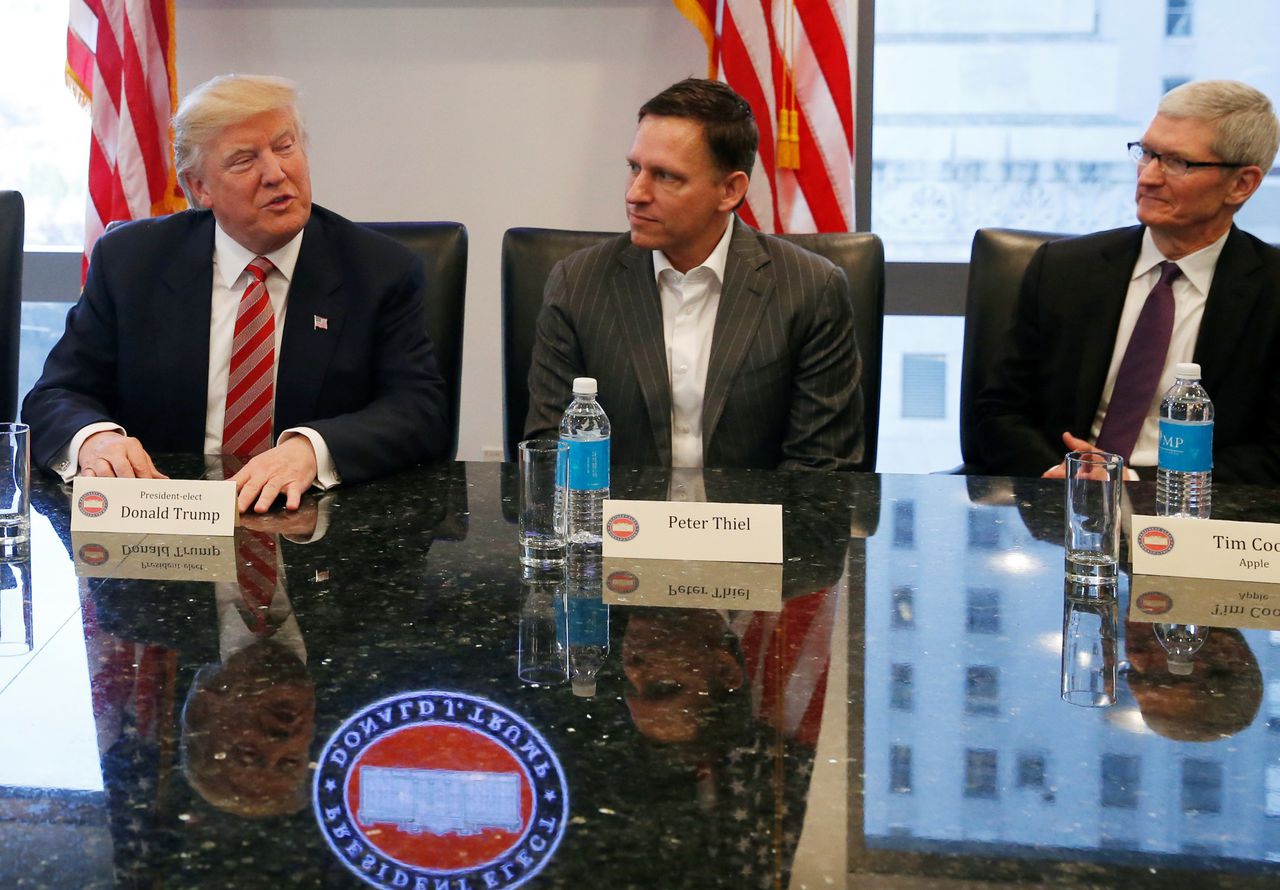 Трамп встретился с лидерами Facebook, Google и Microsoft