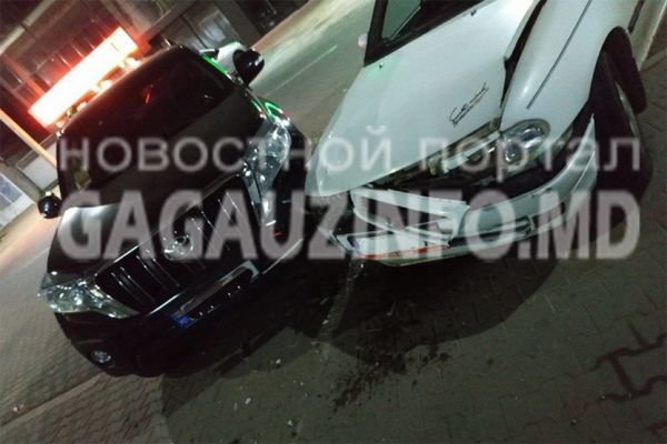 В Комрате такси спровоцировало тройное ДТП