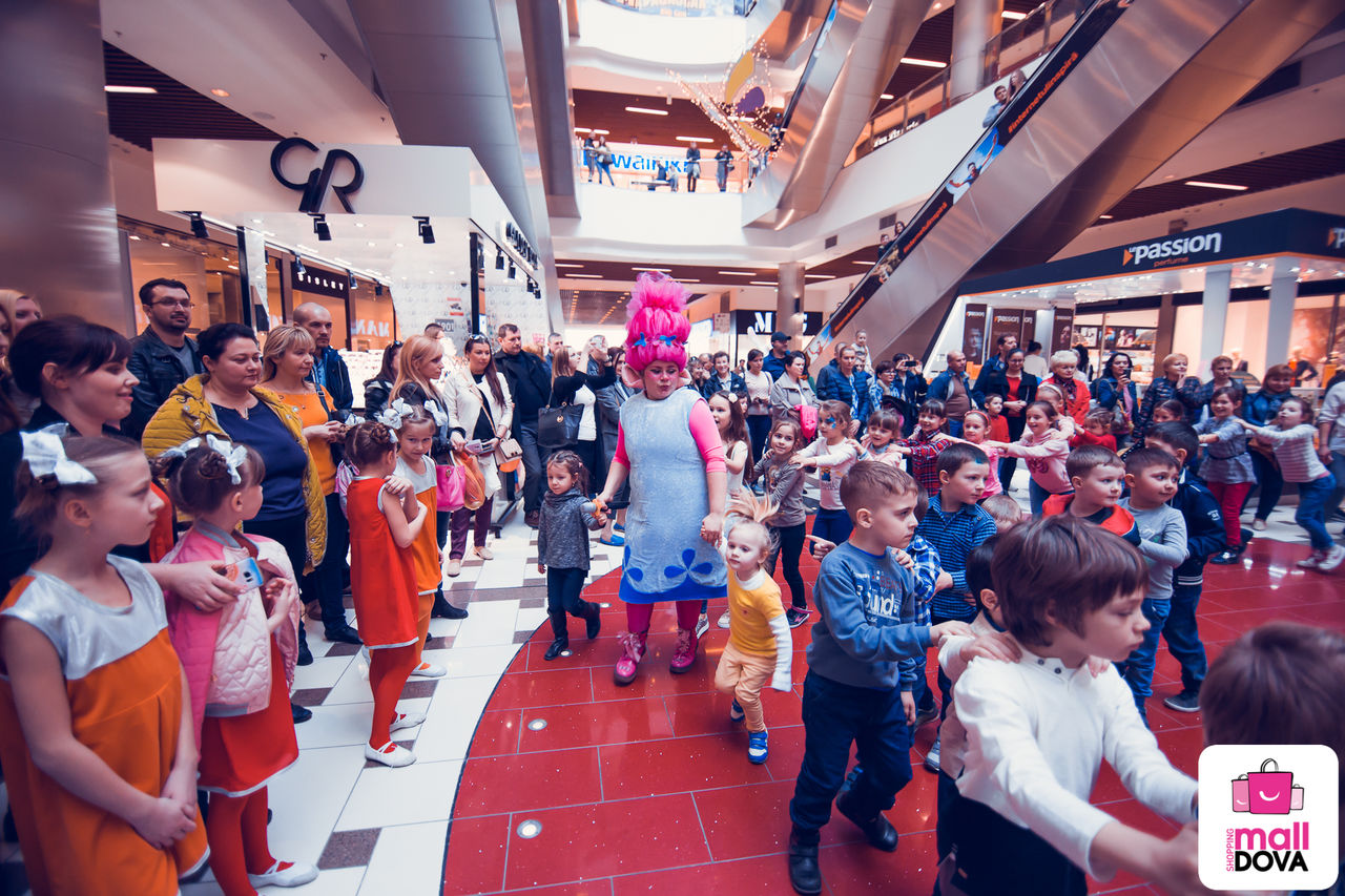 La Shopping MallDova Iepurașul de Paști împarte cadouri! ®