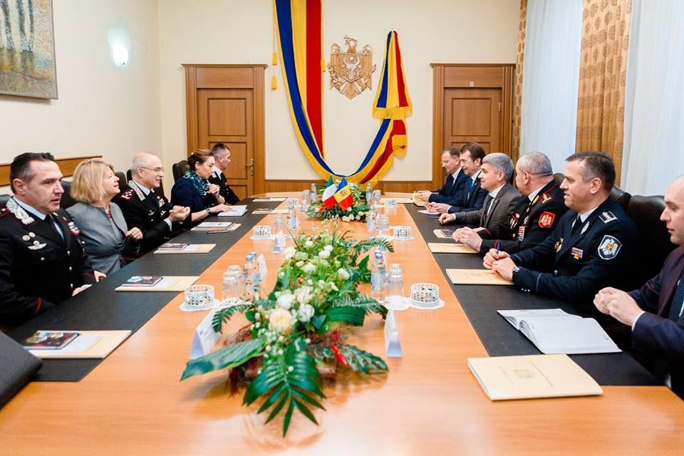 Министр внутренних дел провел встречу с главнокомандующим войск карабинеров Италии