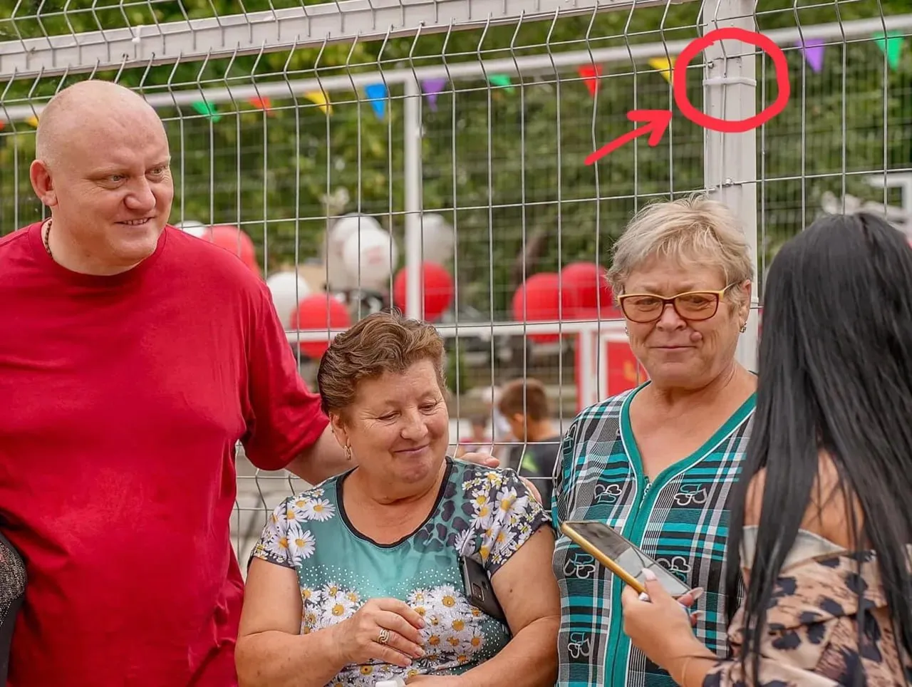 Gardul unui teren de sport din sectorul Ciocana s-a prăbușit: Mai mulți copii ar fi fost răniți