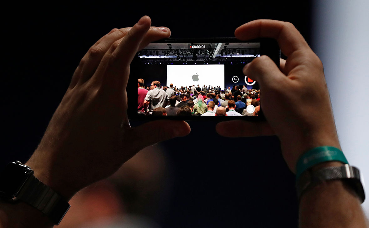 Apple представила iPhone X