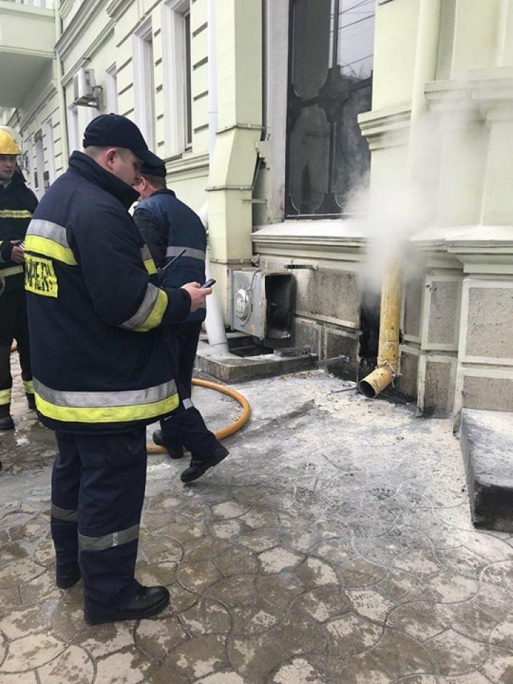 Incendiu de amploare în Capitală: Arde un restaurant