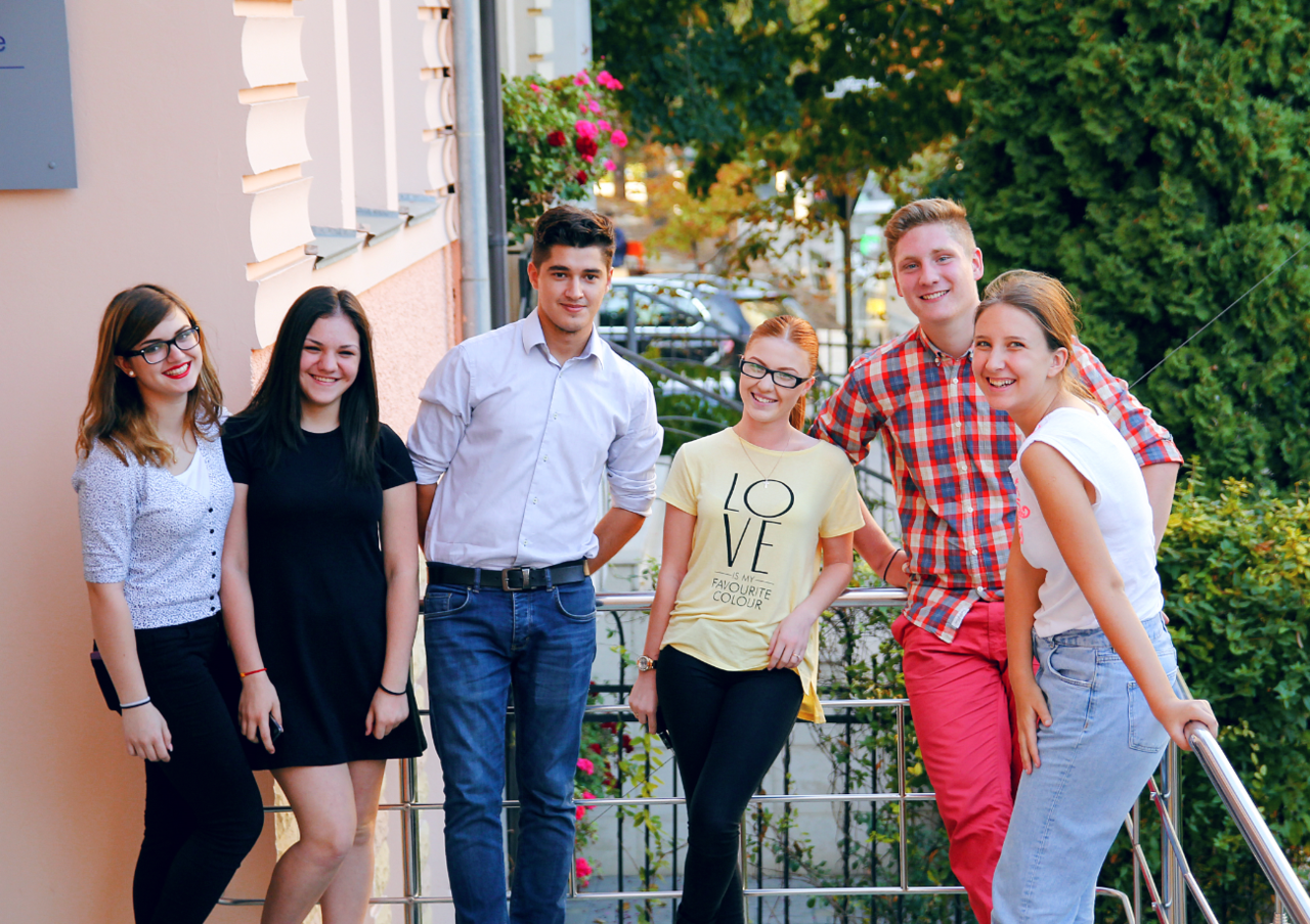 Studierea gratuită în cea mai bună şcoală de limbi străine - ILTC ®