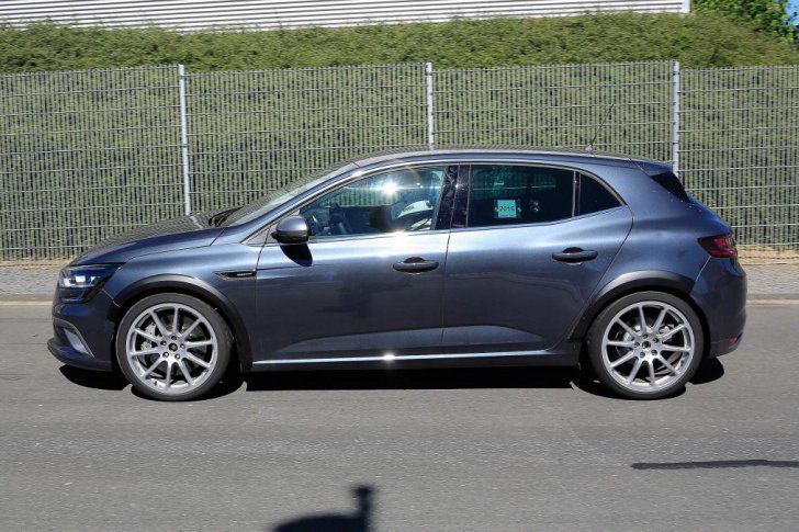 Cum arată noua generație Renault Megane RS, care va fi lansată în toamnă