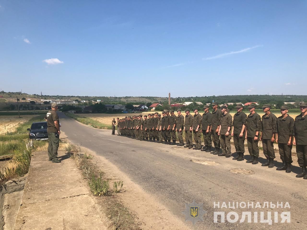 В Одесской области сотни людей ищут пропавшую одиннадцатилетнюю девочку