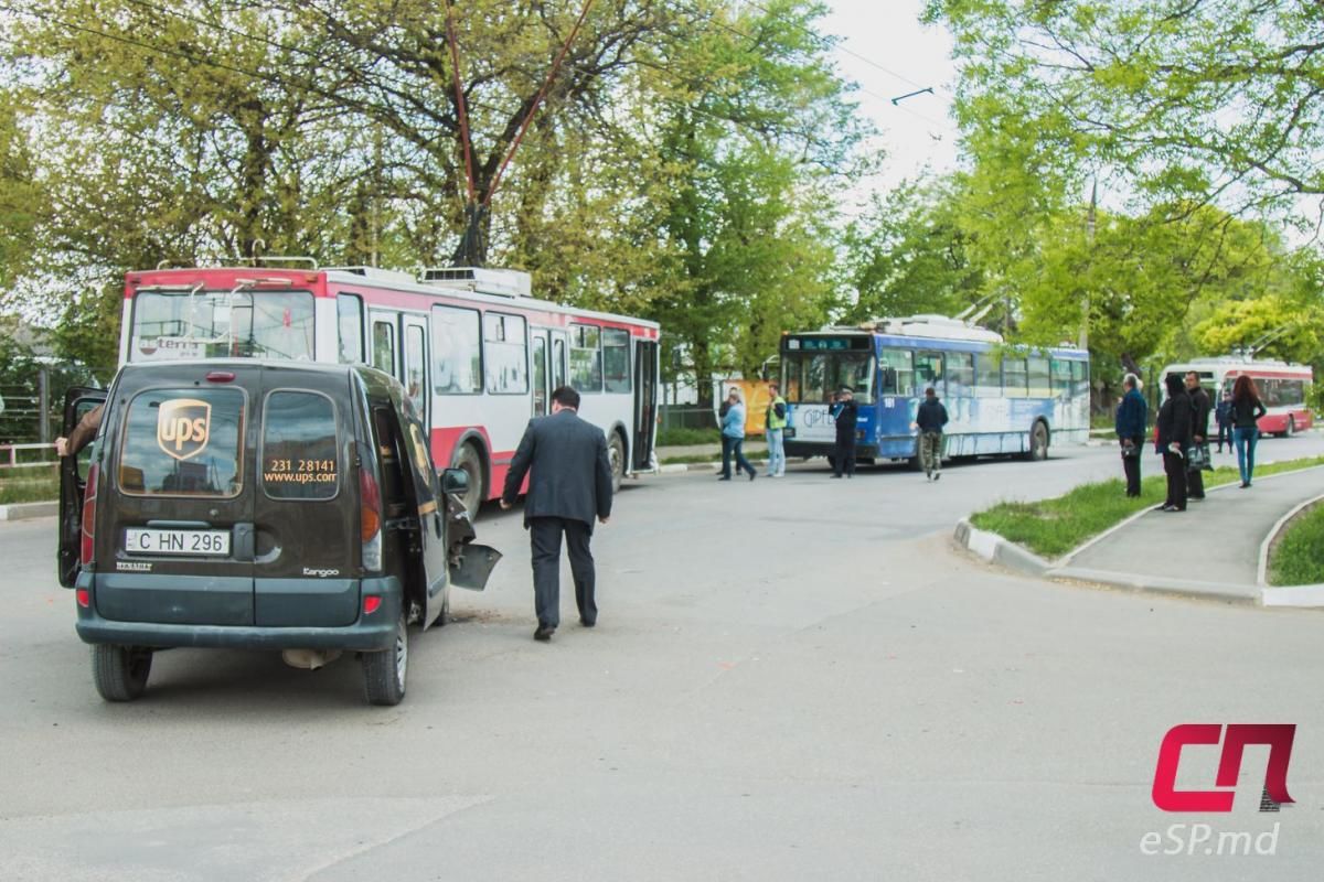 В Бельцах столкнулись троллейбус и легковушка