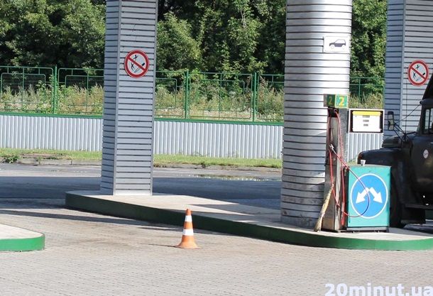 В Тернополе от взрыва на заправке такси разорвало пополам