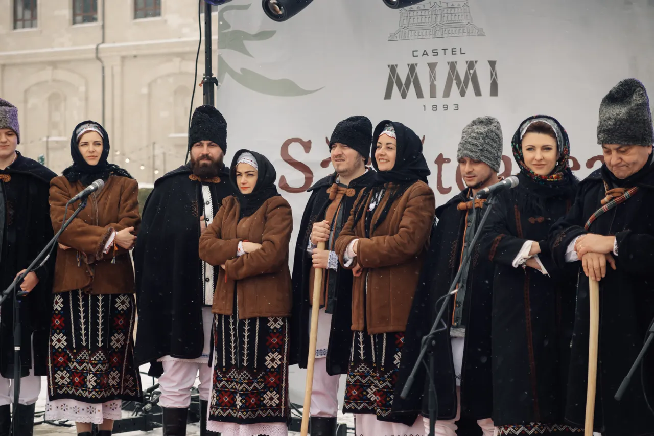 Традиционный зимний праздник объединяет поколения в Castel Mimi