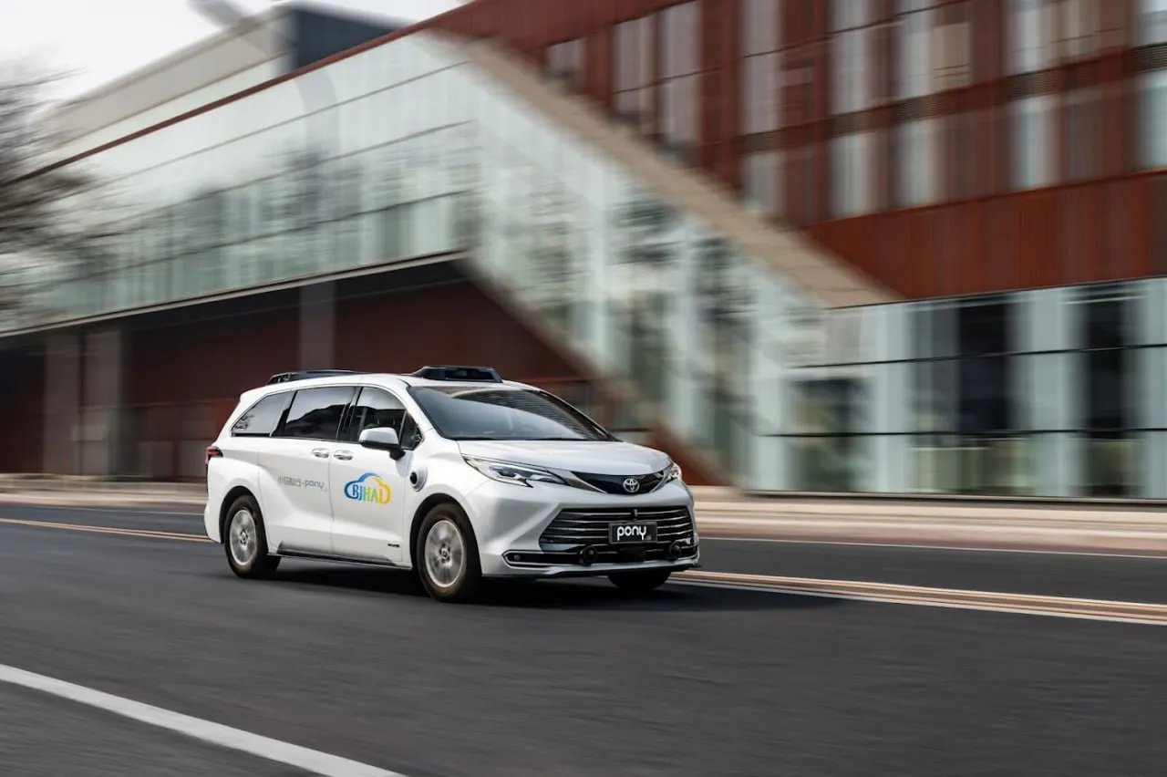 Pony.ai и Toyota заключили партнерство по производству роботакси в Китае