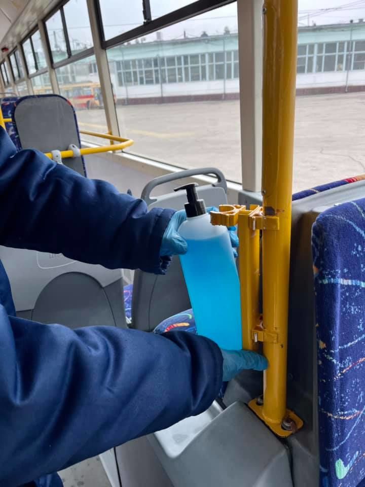 В Кишиневе дважды в день дезинфицируют общественный транспорт