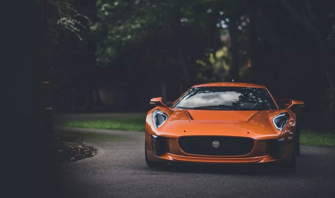 Один из четырех суперкаров Jaguar из фильма о Бонде пустят с молотка