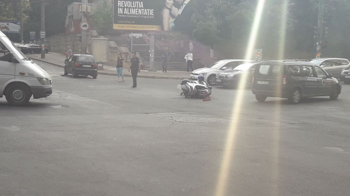 Автоледи сбила мотоциклиста на Буюканах