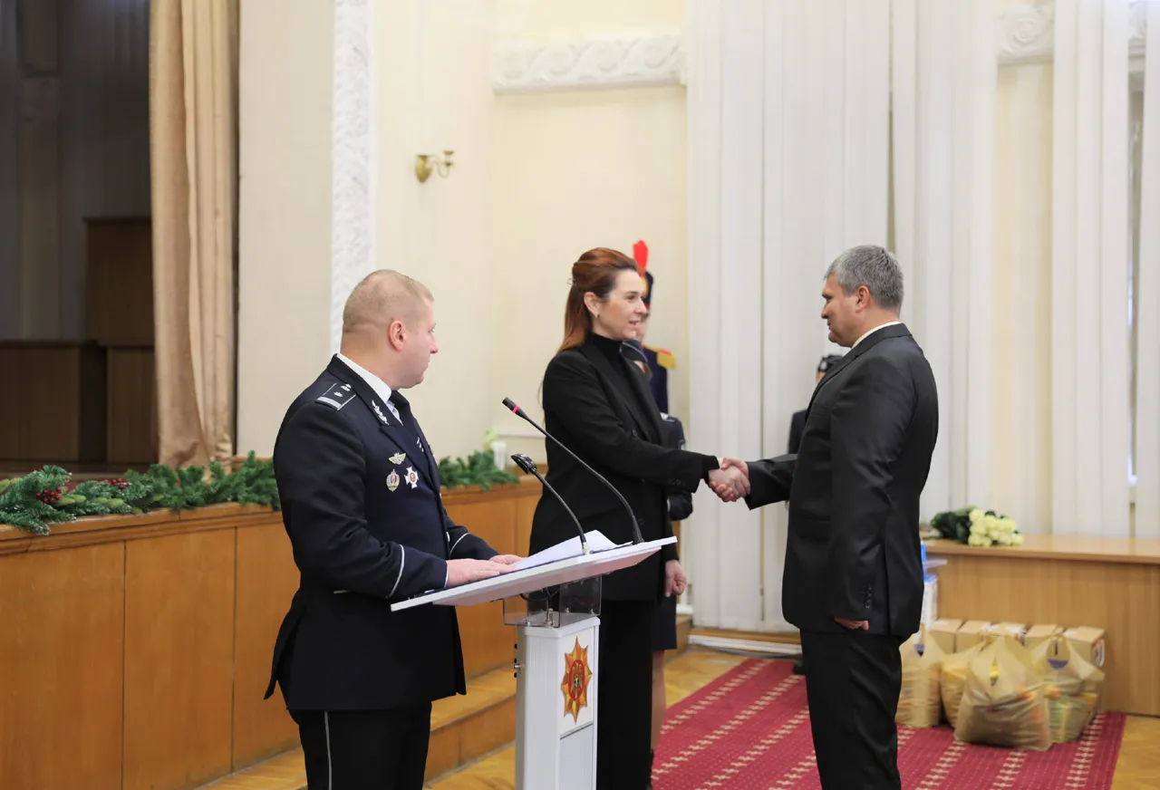 Анна Ревенко вручила награды ветеранам МВД
