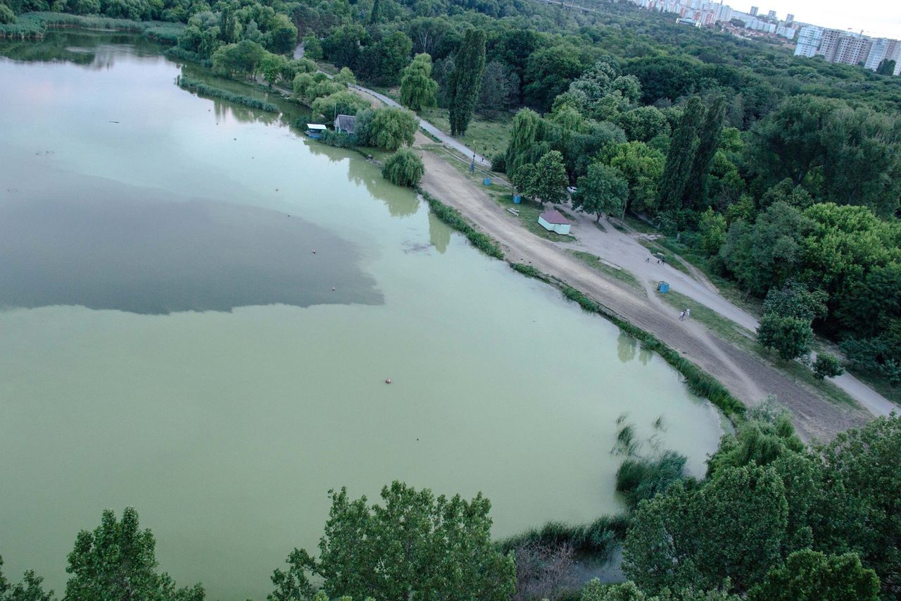 Озеро в долине роз