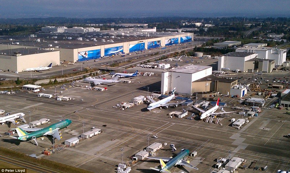 Cum arată fabrica Boeing, cea mai mare clădire din lume