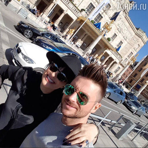 Сергея Лазарева отвлекают красотки на «Евровидении»