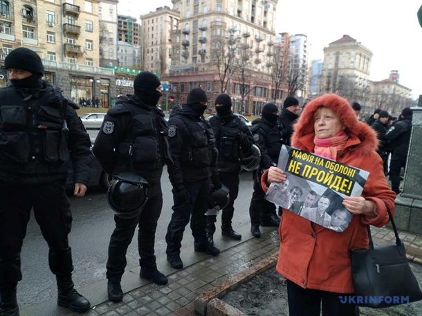 В Киеве протестующие перекрыли Крещатик