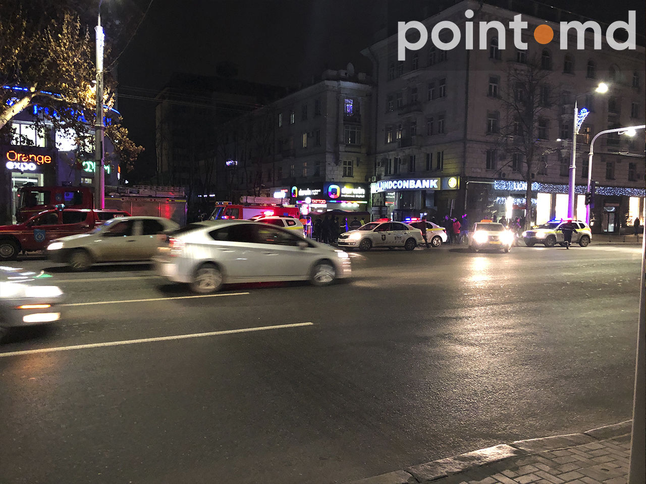 В центре Кишинева мужчина пытался сброситься с крыши здания