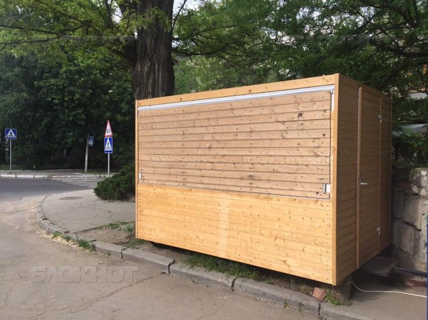 "Новый облик" Долины роз: ржавые качели и кофейные будки