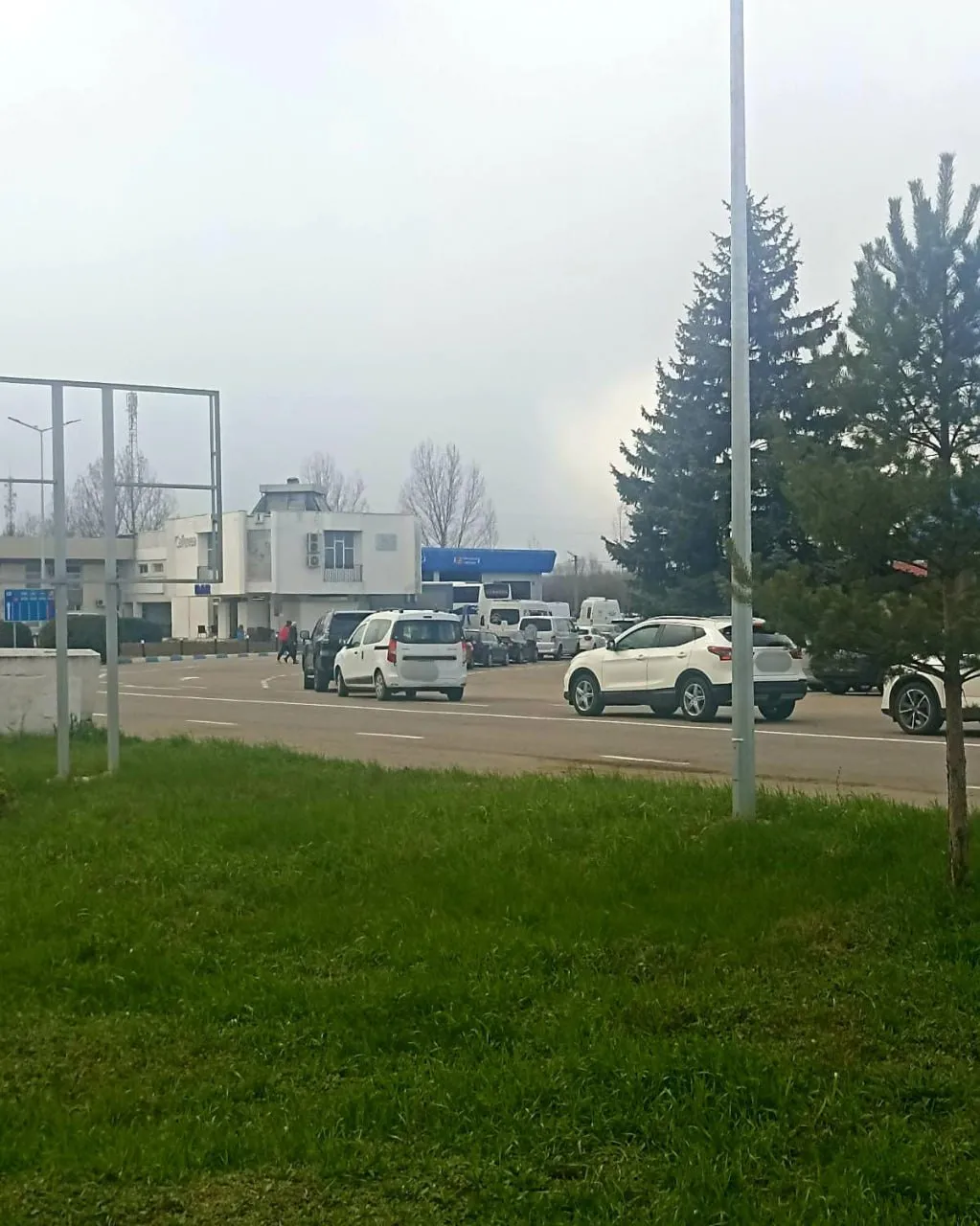 На въезде и выезде из Молдовы образовались очереди на КПП