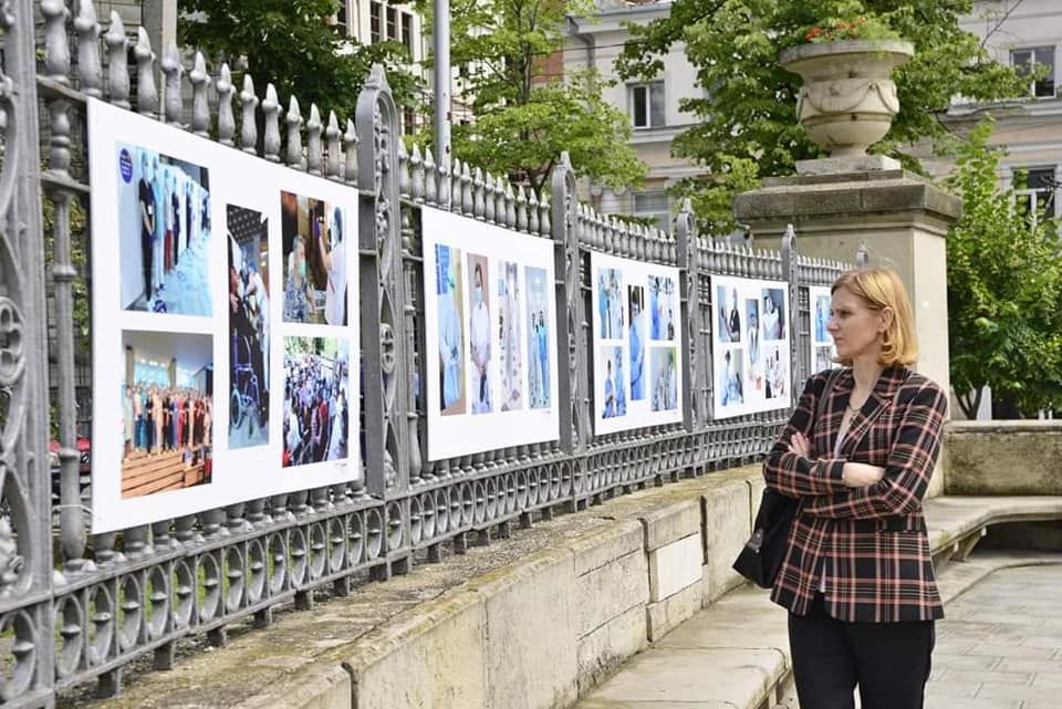 В столице открылась фотовыставка, посвященная Дню медицинского работника