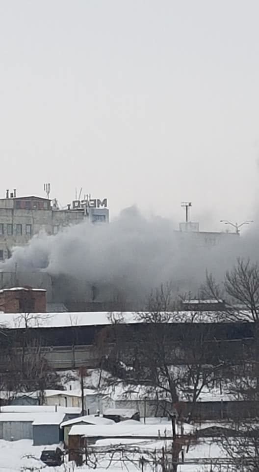 На Старой Почте загорелся автосервис