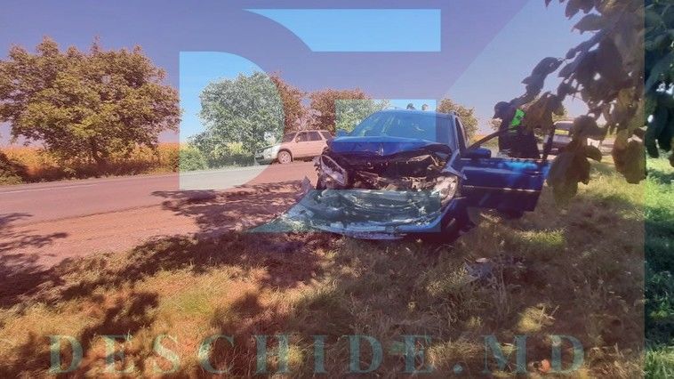 В Каушанах произошло лобовое столкновение двух автомобилей
