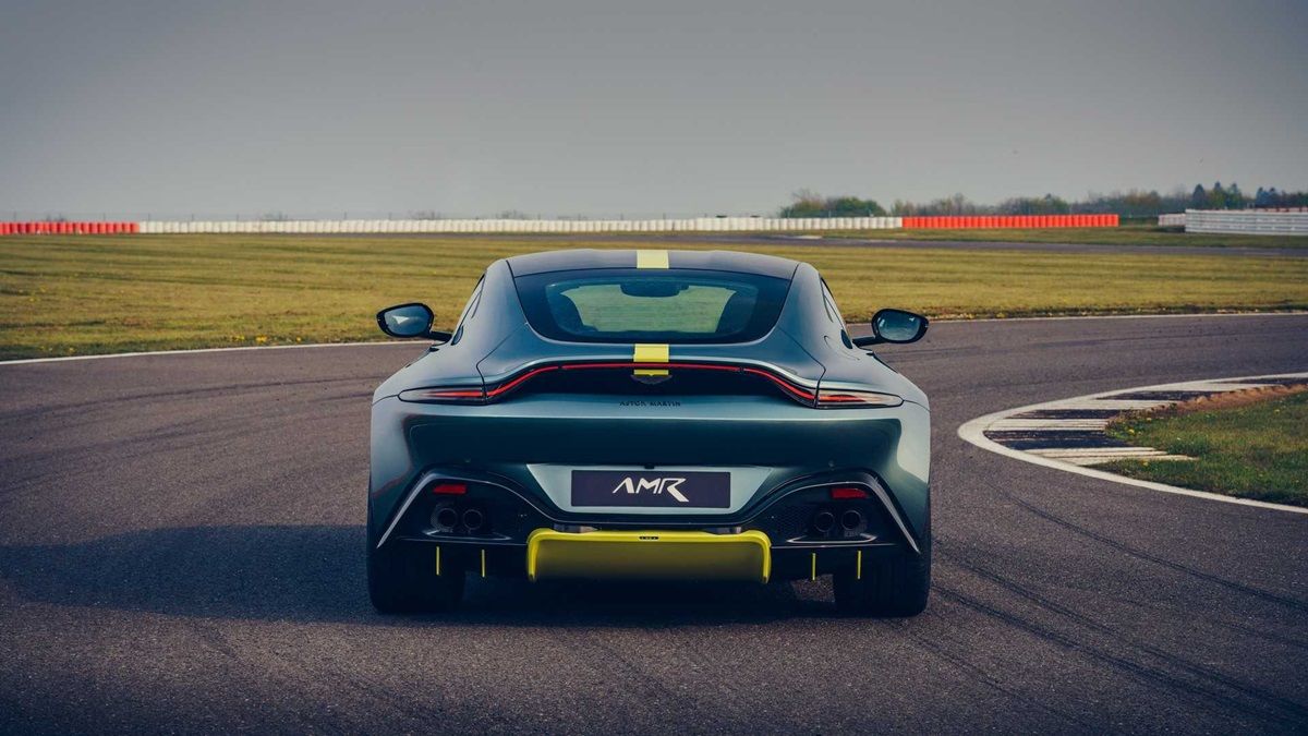Aston Martin выпустил "механическое" купе Vantage
