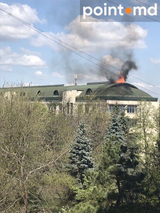 В соцсетях предположили, из-за чего произошел пожар на Телецентре