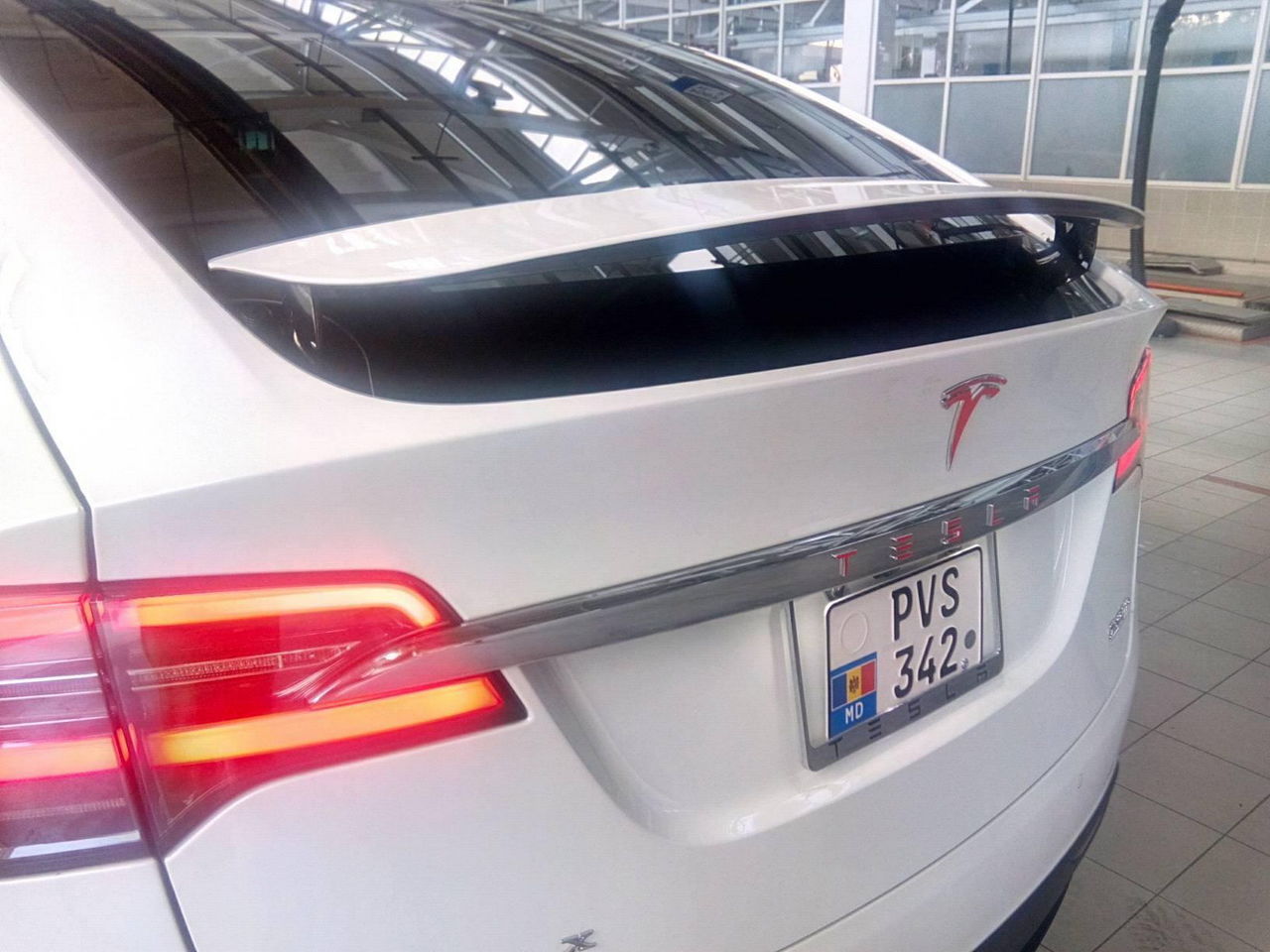 Первый Tesla Model X замечен в Кишиневе