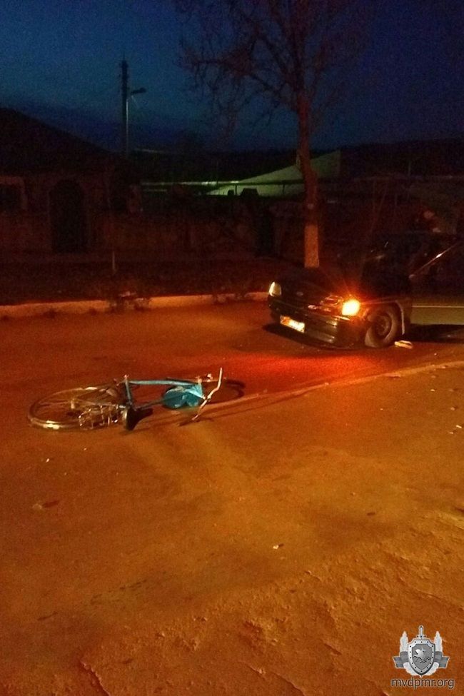 В Каменке нетрезвая велосипедистка попала под колёса автомобиля