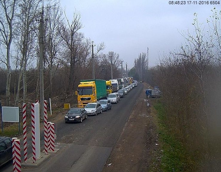 На таможне Скулень образовался огромный затор