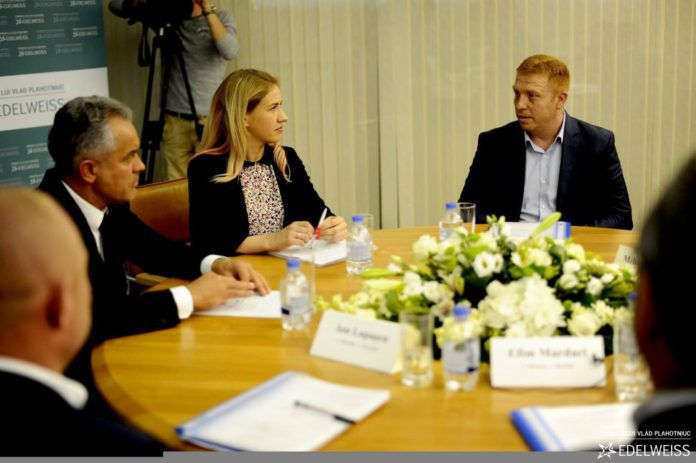 Учредитель Фонда „Edelweiss” Влад Плахотнюк поздравил примаров, победителей конкурса «Село будущего»